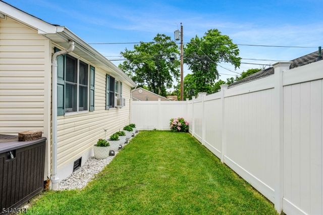 77 Pacific Blvd, Old Bridge Twp., NJ 07735