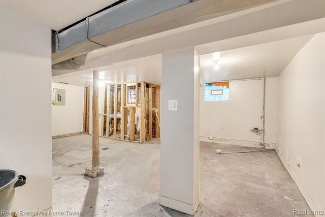 729 13th Street, Port Huron, MI 48060