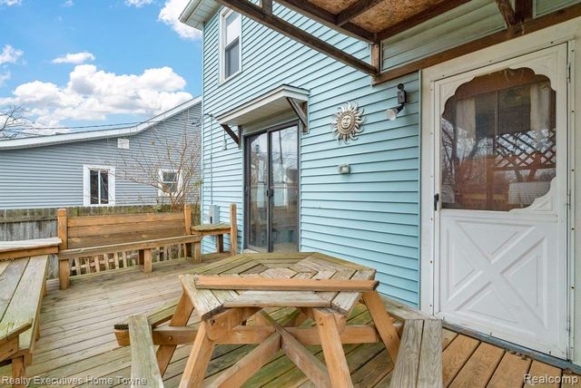 729 13th Street, Port Huron, MI 48060