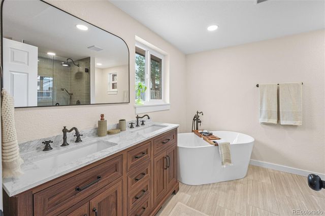 5320 W 40th Avenue, Wheat Ridge, CO 80212