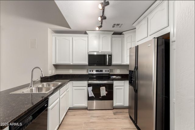 2639 S HARMONY Avenue, Gilbert, AZ 85295
