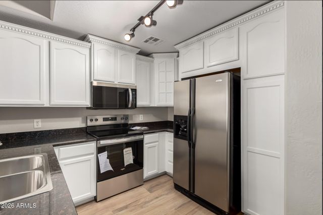 2639 S HARMONY Avenue, Gilbert, AZ 85295