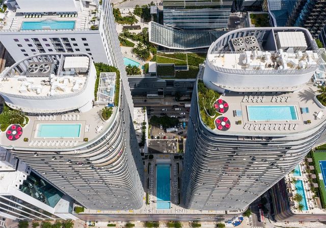 55 SW 9th St 3707, Miami, FL 33130