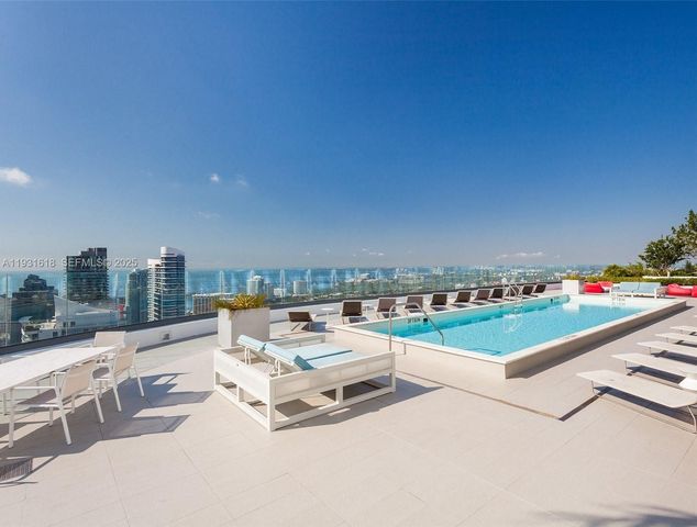 55 SW 9th St 3707, Miami, FL 33130