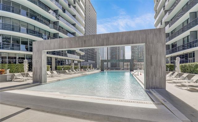 55 SW 9th St 3707, Miami, FL 33130