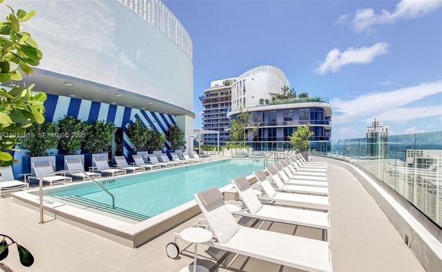 55 SW 9th St 3707, Miami, FL 33130