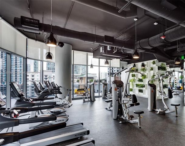 55 SW 9th St 3707, Miami, FL 33130