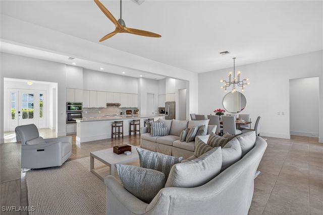 14835 Dockside LN, Naples, FL 34114