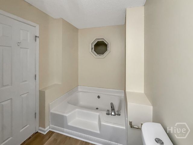 1154 N Plantation Parkway, Macon, GA 31220