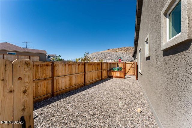 1227 Silver View Circle, Sparks, NV 89436