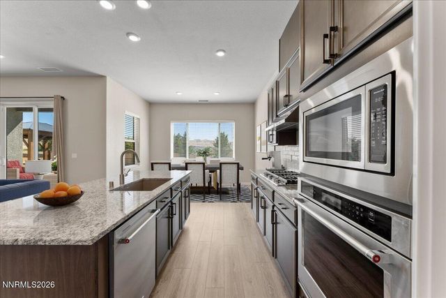 1227 Silver View Circle, Sparks, NV 89436