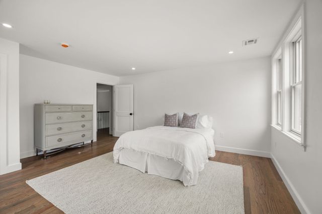 106 Horrigan Drive 21, Dedham, MA 02026