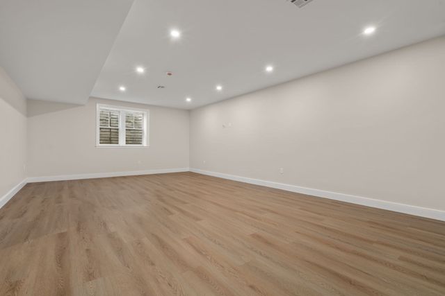 106 Horrigan Drive 21, Dedham, MA 02026