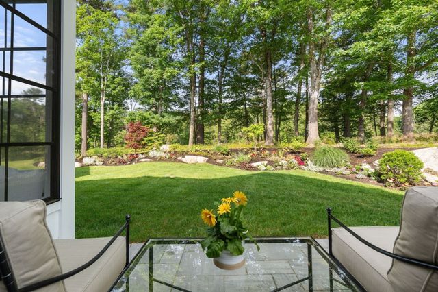106 Horrigan Drive 21, Dedham, MA 02026