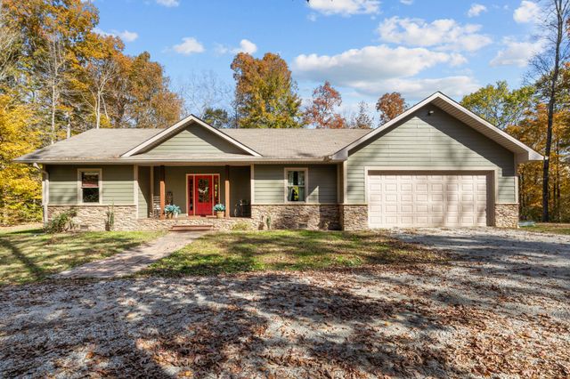 1113 Burns Hill Rd, Lobelville, TN 37097