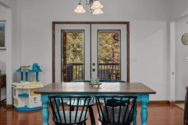 1113 Burns Hill Rd, Lobelville, TN 37097