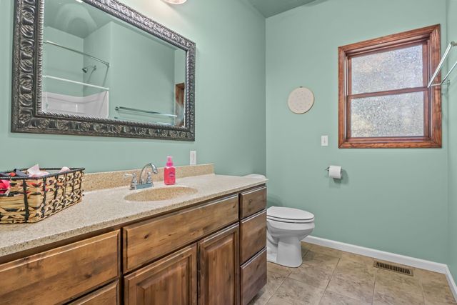 1113 Burns Hill Rd, Lobelville, TN 37097