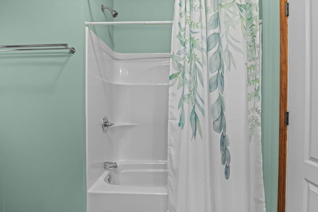 1113 Burns Hill Rd, Lobelville, TN 37097