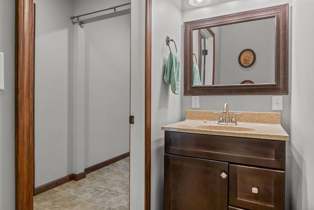 1113 Burns Hill Rd, Lobelville, TN 37097