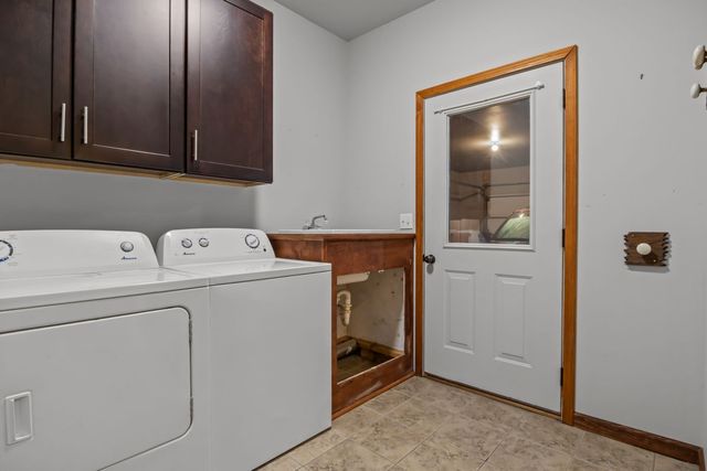 1113 Burns Hill Rd, Lobelville, TN 37097