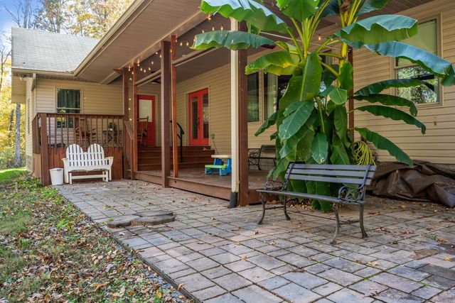 1113 Burns Hill Rd, Lobelville, TN 37097