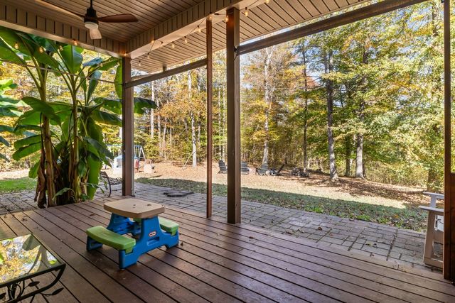 1113 Burns Hill Rd, Lobelville, TN 37097