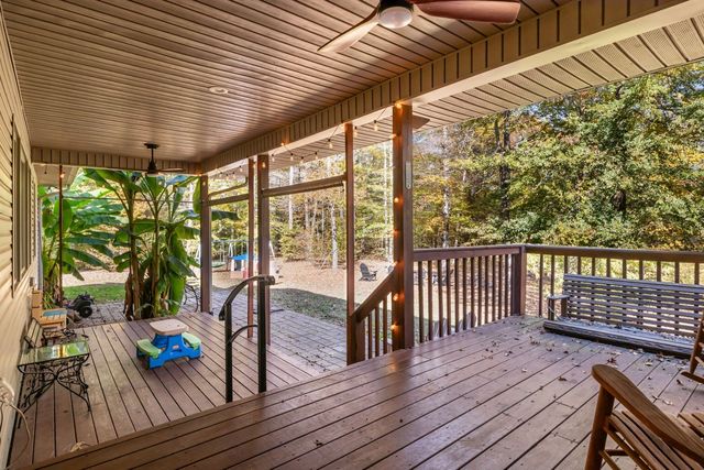 1113 Burns Hill Rd, Lobelville, TN 37097