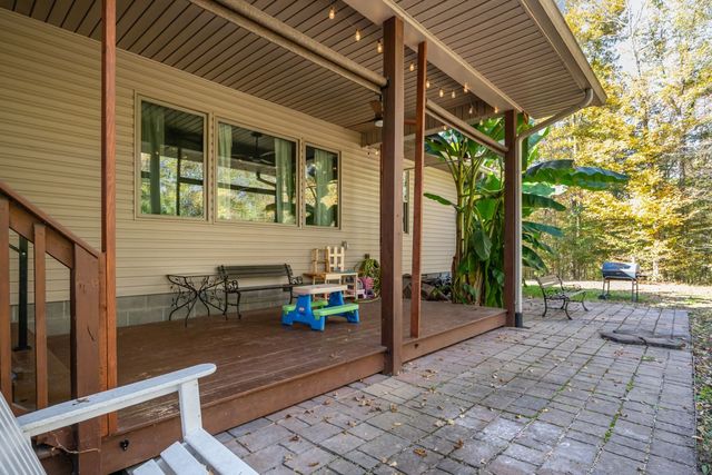 1113 Burns Hill Rd, Lobelville, TN 37097