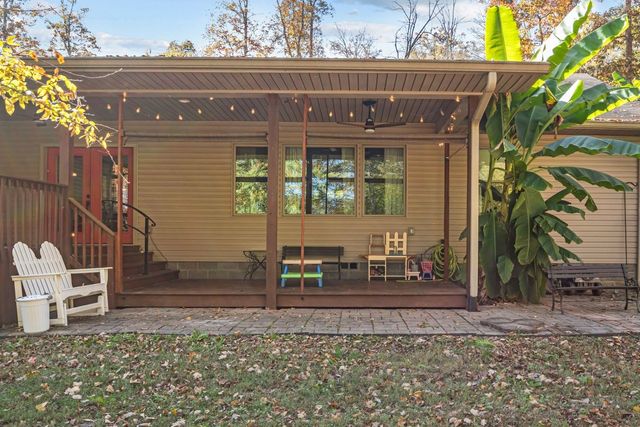 1113 Burns Hill Rd, Lobelville, TN 37097