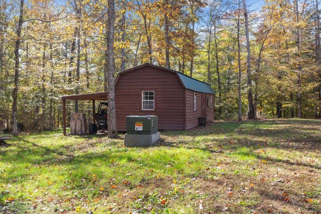 1113 Burns Hill Rd, Lobelville, TN 37097