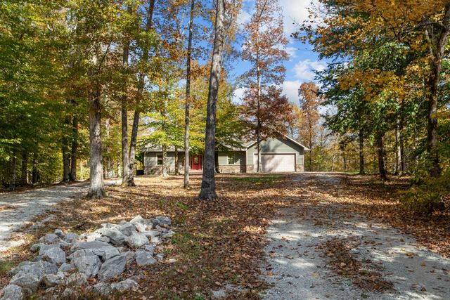 1113 Burns Hill Rd, Lobelville, TN 37097