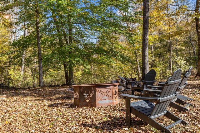 1113 Burns Hill Rd, Lobelville, TN 37097