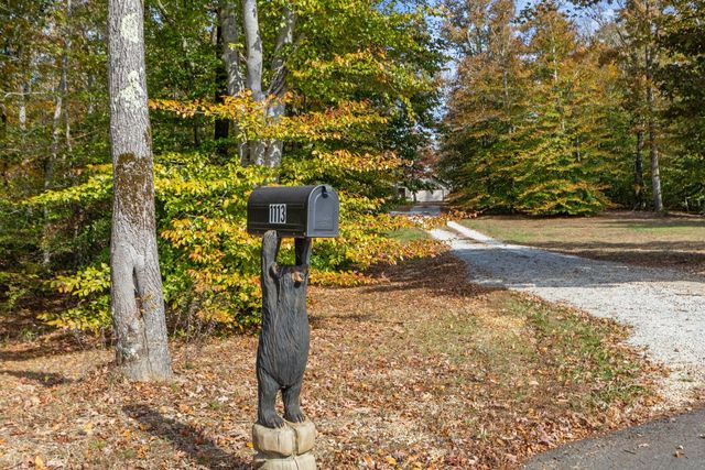 1113 Burns Hill Rd, Lobelville, TN 37097