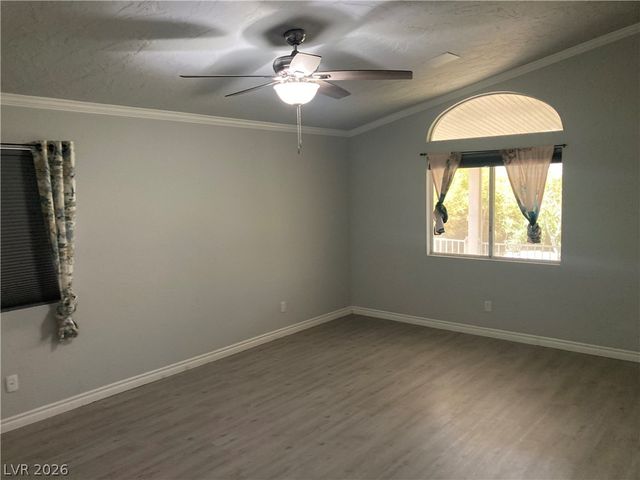 7116 Golden Desert Avenue, Las Vegas, NV 89129