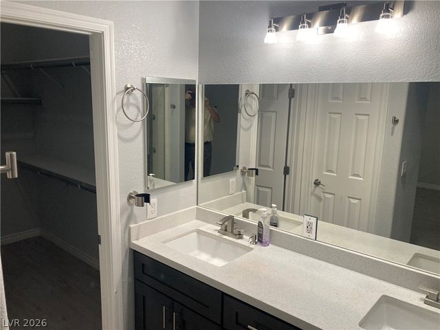 7116 Golden Desert Avenue, Las Vegas, NV 89129