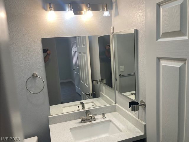 7116 Golden Desert Avenue, Las Vegas, NV 89129