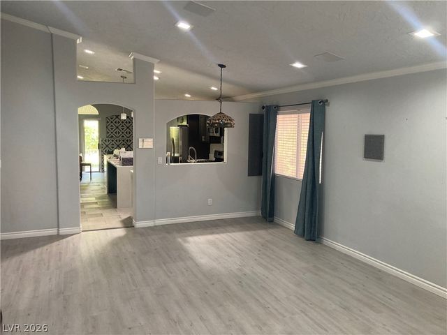 7116 Golden Desert Avenue, Las Vegas, NV 89129