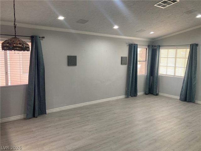 7116 Golden Desert Avenue, Las Vegas, NV 89129