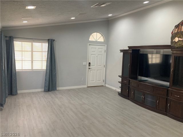 7116 Golden Desert Avenue, Las Vegas, NV 89129