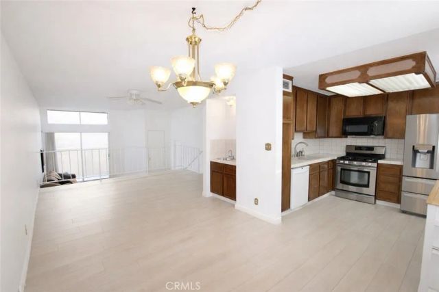 9950 Topanga Canyon Boulevard 50, Chatsworth, CA 91311