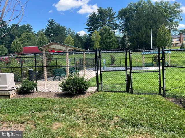 9599 TALL OAKS RD, Montgomery Village, MD 20886