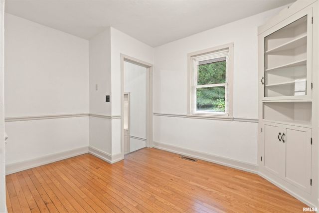 104 N INGLEWOOD Drive, East Peoria, IL 61611