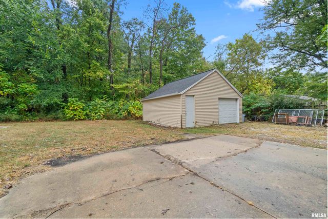 104 N INGLEWOOD Drive, East Peoria, IL 61611