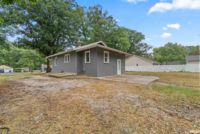 104 N INGLEWOOD Drive, East Peoria, IL 61611