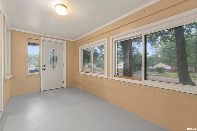 104 N INGLEWOOD Drive, East Peoria, IL 61611