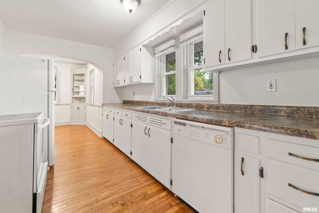 104 N INGLEWOOD Drive, East Peoria, IL 61611