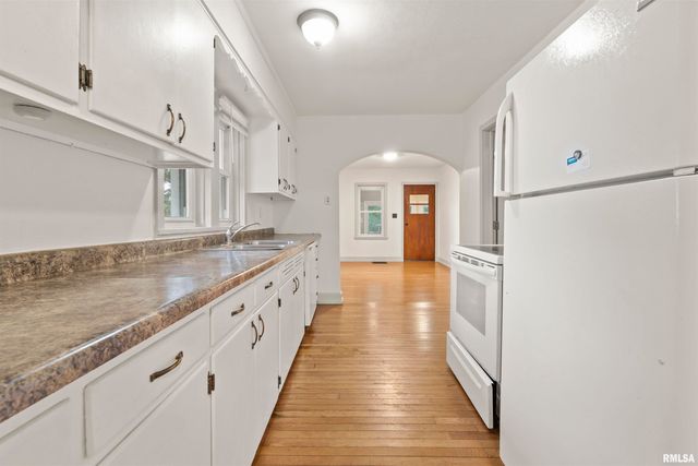 104 N INGLEWOOD Drive, East Peoria, IL 61611