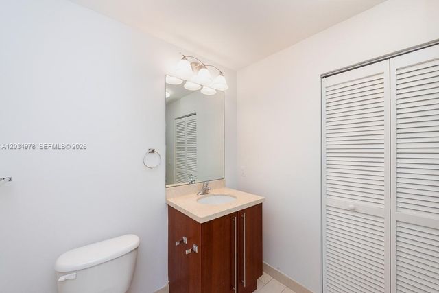79 SW 12th St 2303-S, Miami, FL 33130