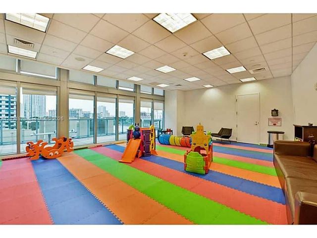 79 SW 12th St 2303-S, Miami, FL 33130