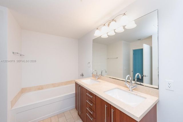 79 SW 12th St 2303-S, Miami, FL 33130